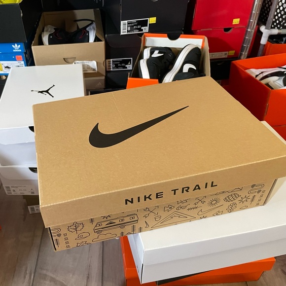 ⭐️⭐️ Nike empty boxes (trail) fit up to men’s 12. Limited amount. - Picture 7 of 8